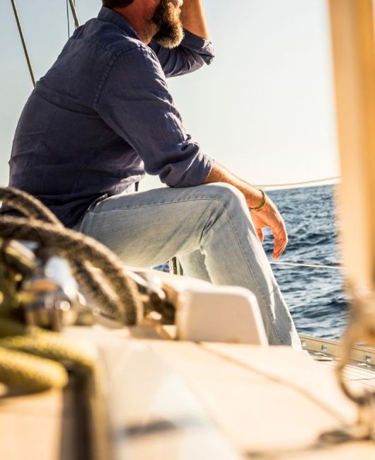 Paseo en velero en Alicante en soledad