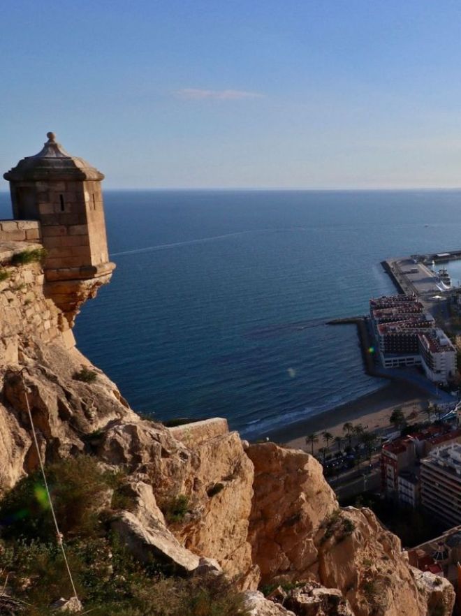 wp-content/uploads/2025/03/paseo-por-velero-en-alicante.jpg