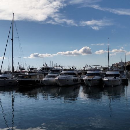 Rincones de la costa de Alicante ideales para ir en velero